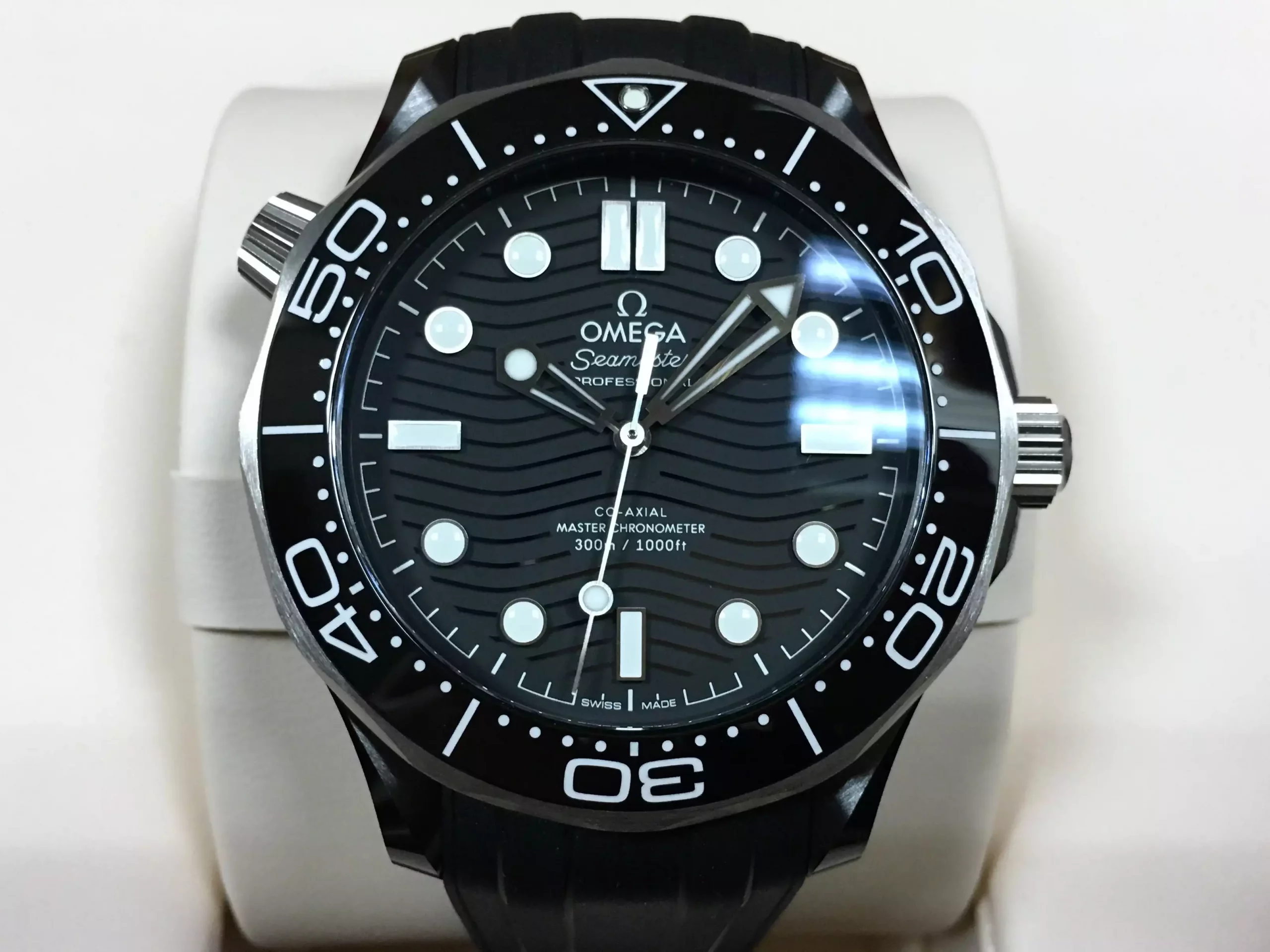 Omega Black Dial Men’s Watch 210.92.44.20.01.001 21092442001001 43.5 mm ( Replica )