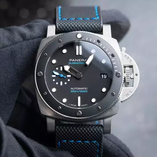 Panerai Luminor Submersible Black Dial PAM00683 42mm ( Replica )
