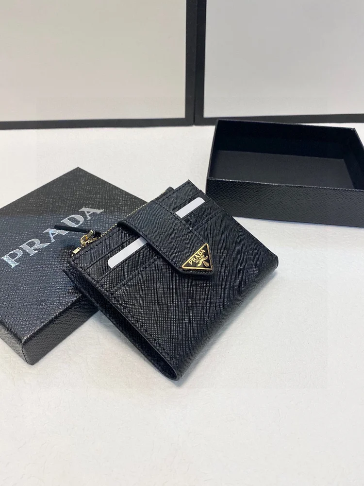 Pra wallet men and women size : 10×9 cm