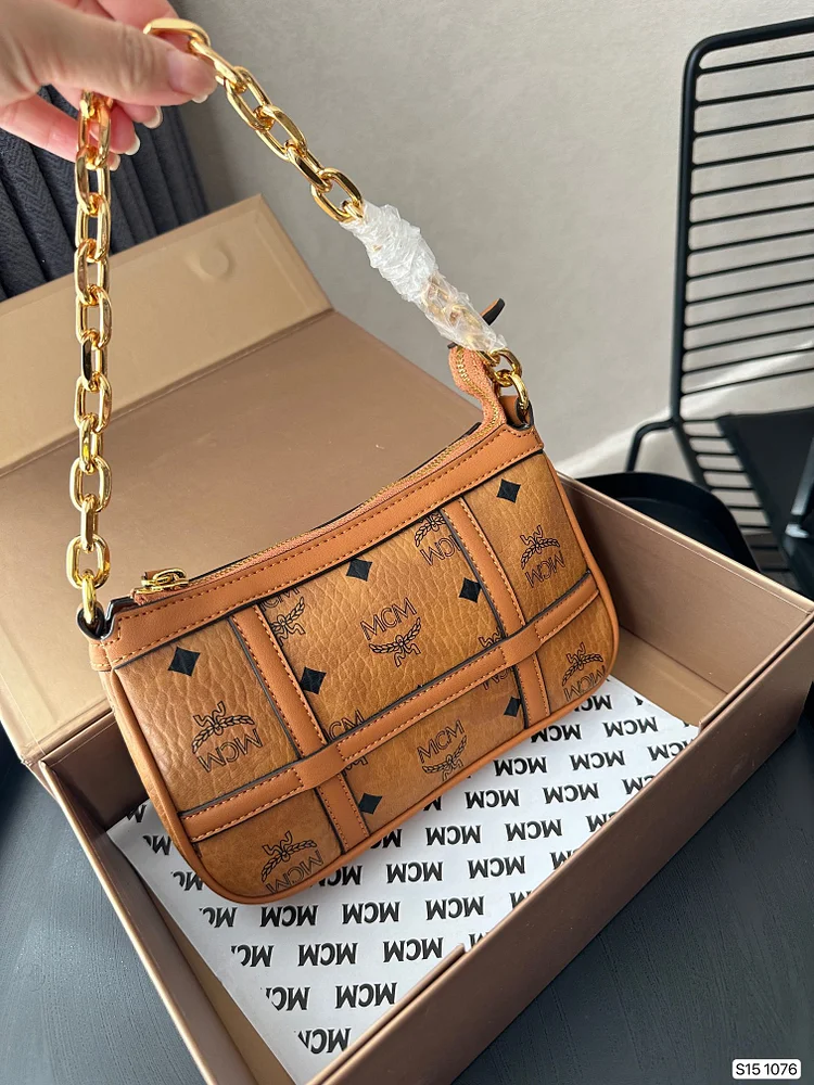 MC new arrival bag size : 21* 12.5cm