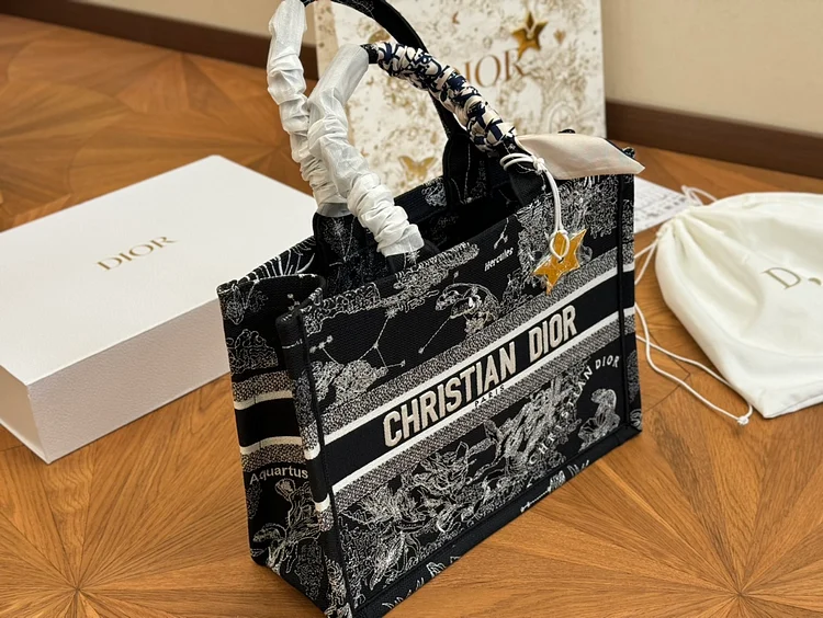 D book tote bag mediums size : 36 cm