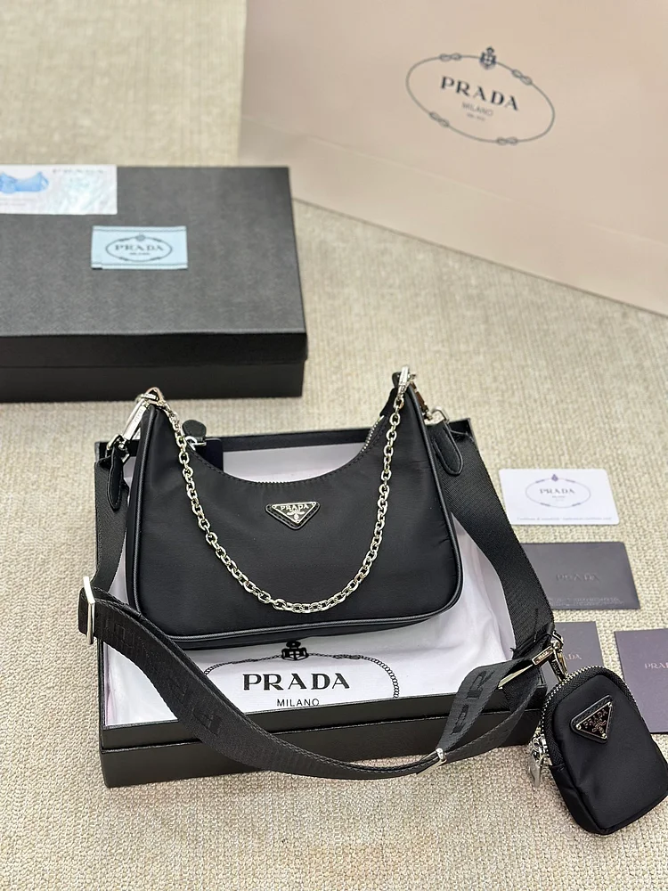 Pra hobo new arrival bag size : 22 * 16cm