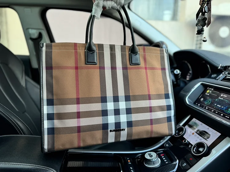 BB new arrival men and women tote bag size : 45X35X20cm