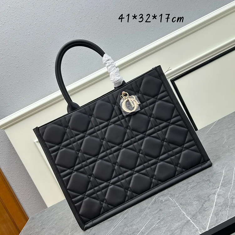 D new arrival tote bag size: 41x32x17