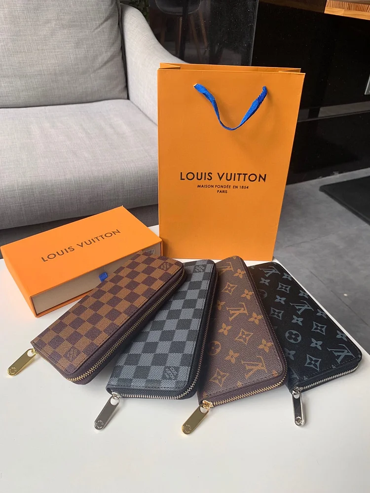LOUIS new arrival men’s wallet size: 19×10×1.5cm