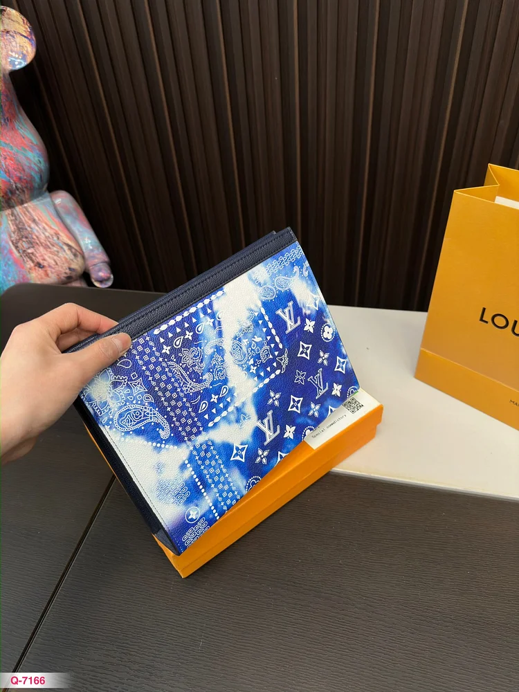 Louis new arrival Toiletry Pouch bag size :26*20cm